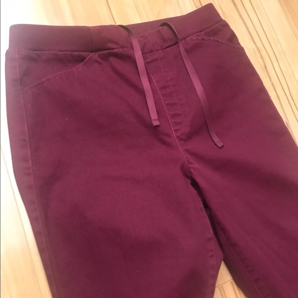 NwT UNIQLO HEATTEACH Burgundy Pants